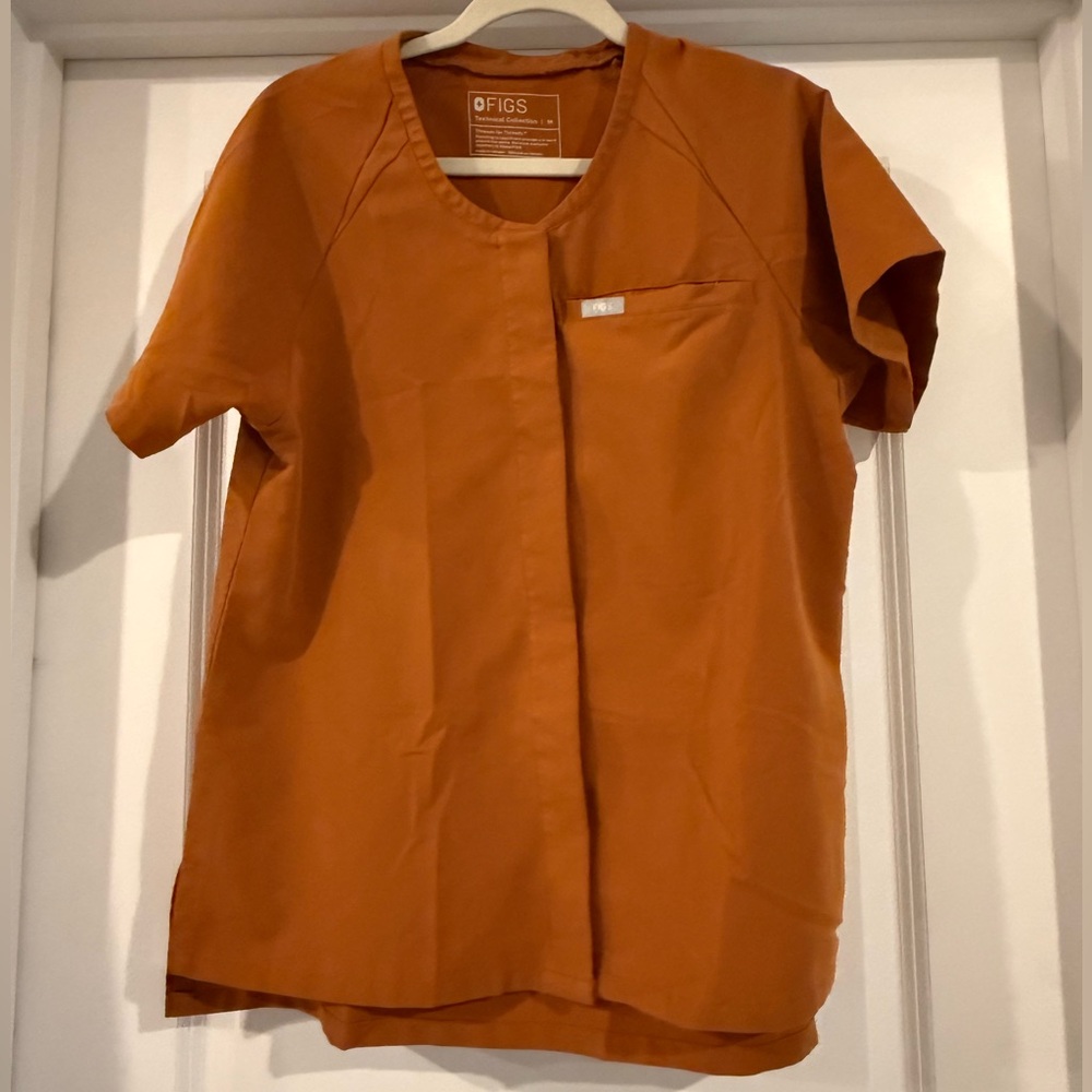 Figs Atlantic Fall Button Scrub Top Size Medium